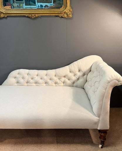 A Victorian Chaise Longue / Daybed.