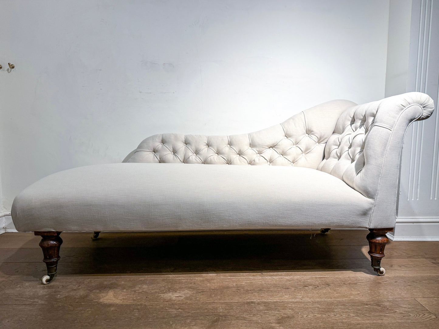 A Victorian Chaise Longue / Daybed.