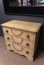 English Chest of drawers