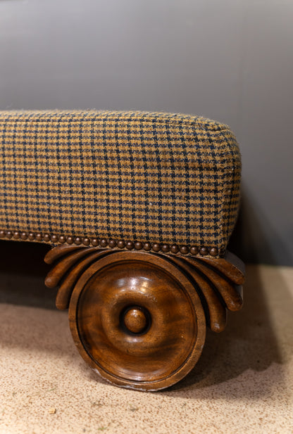 Country house ottoman