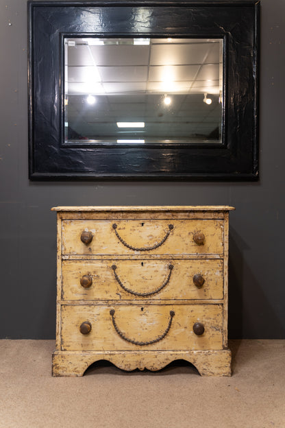 English Chest of drawers