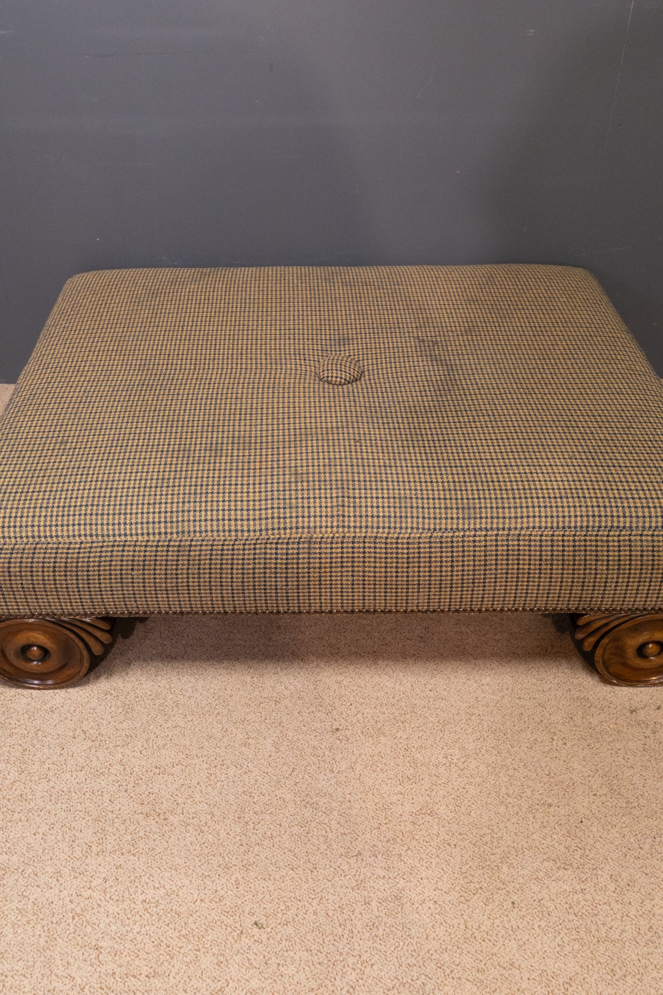 Country house ottoman