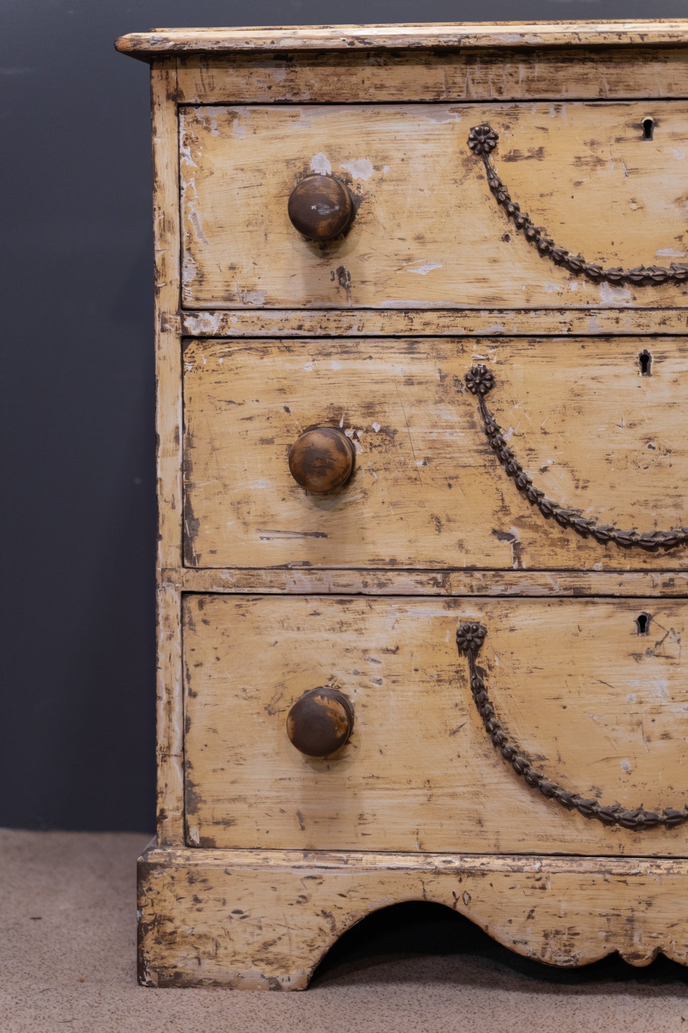 English Chest of drawers