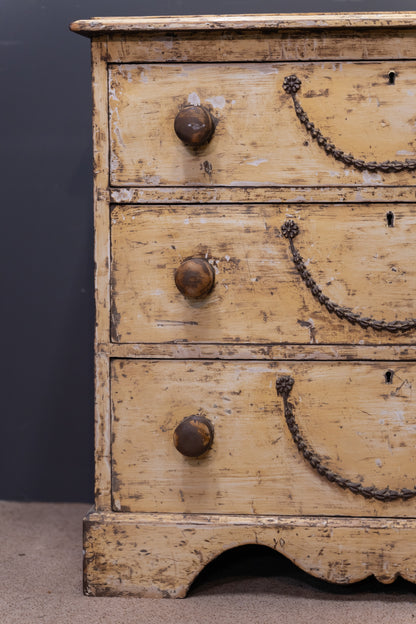 English Chest of drawers